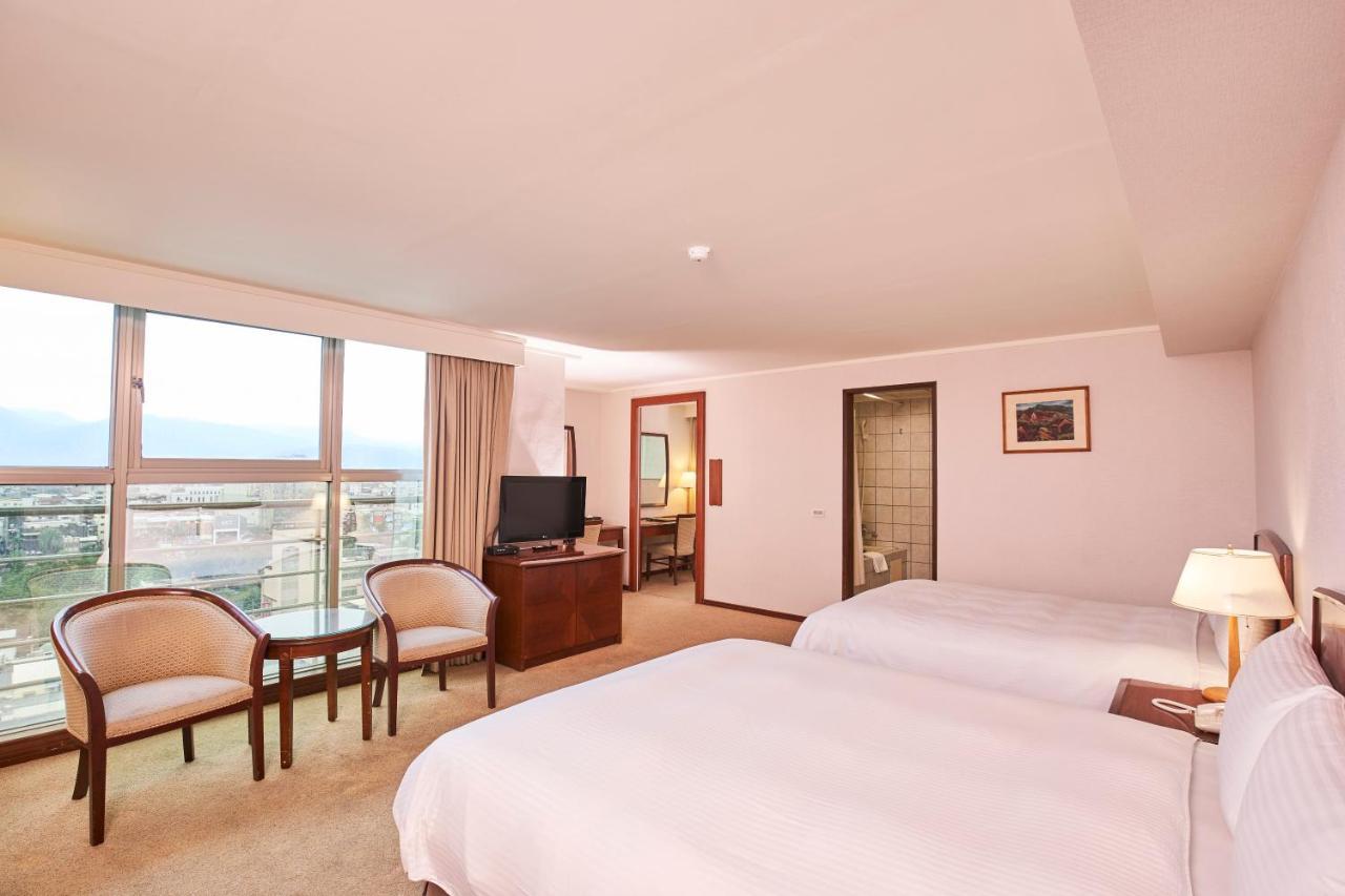 Kavalan Hotel Yilan Bagian luar foto